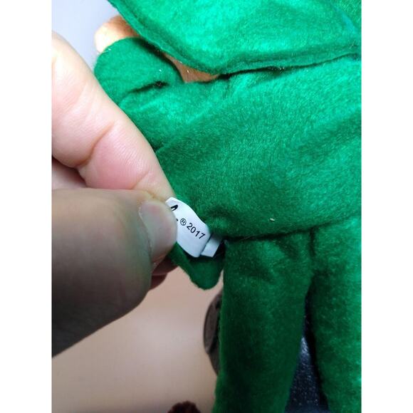 ANNALEE St Patrick's Day Irish Jolly Leprechaun With Pot Of Gold Vintage Kitsch - Picture 8 of 8